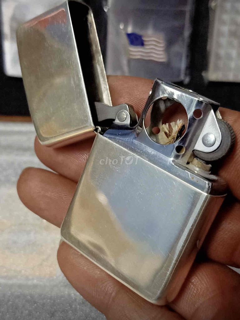 Zippo Bạc khối 1994 vỏ dày ruột tẩu new luôn. Mua bán Đồ sưu tầm, đồ cổ tại Quận 1 Tp Hồ Chí Minh được đăng bởi thanh lý zippo cao cấp thuận mua vừa bán  hình 1