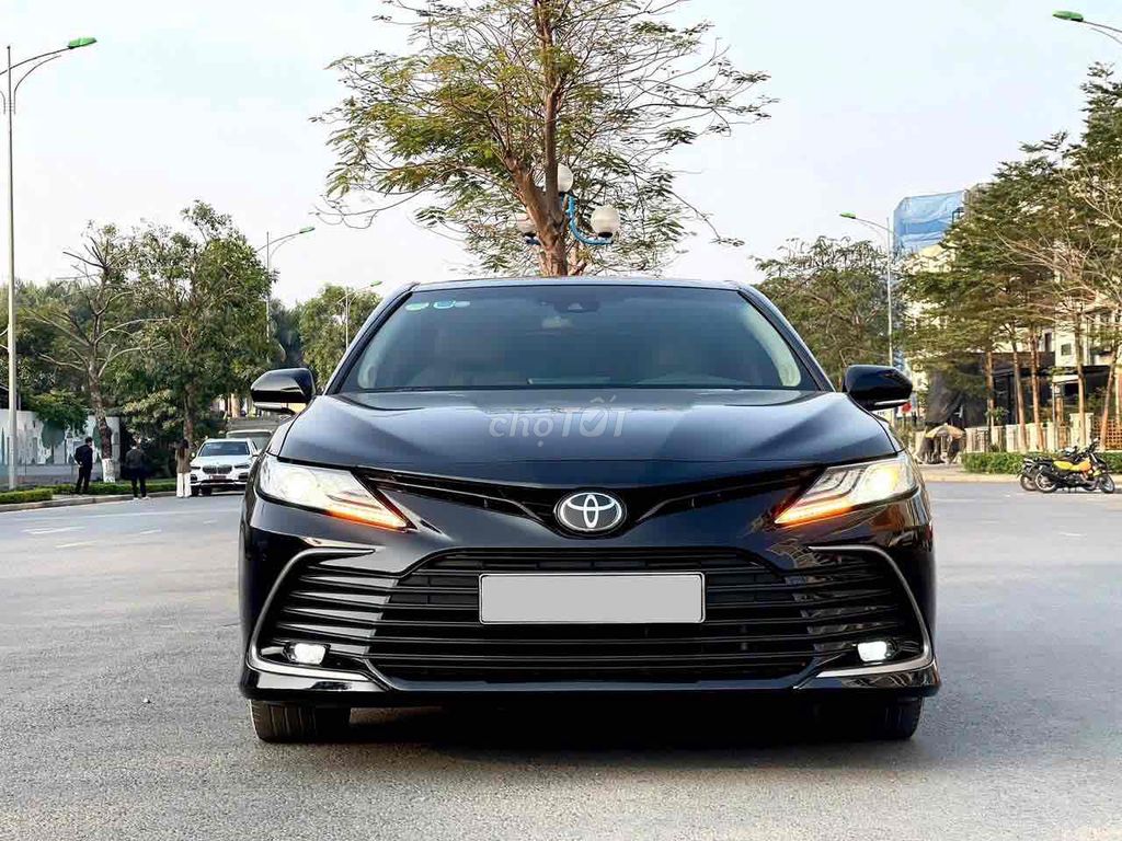 Toyota Camry 2.0Q sx 2021 màu đen siêu đẹp