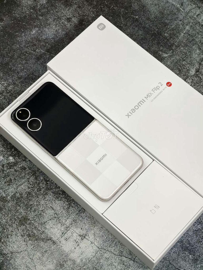 Xiaomi Mix Flip 2 5G 12GB/256GB Vàng. Mua bán Điện thoại tại Quận Thanh Khê Đà Nẵng được đăng bởi Tú MB hình 1