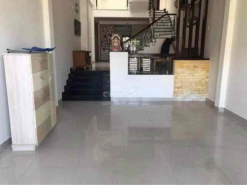 Furnished two-storey house on An Dương Vương — photo 1