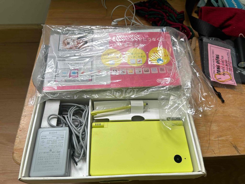 Máy chơi game Nintendo DSi Vàng chanh. Mua bán Thiết bị chơi game tại Huyện Hóc Môn Tp Hồ Chí Minh được đăng bởi Mẫn hình 1