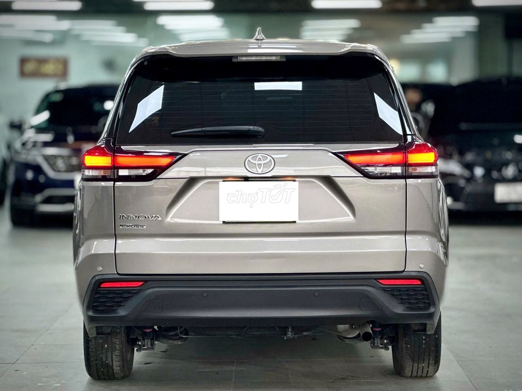 Toyota Innova Cross Model 2025  - 18000 km. Mua bán Ô tô tại Quận 12 Tp Hồ Chí Minh được đăng bởi Kim Ngân Xe Lướt hình 19