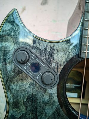 Guitar custom độc nhất Việt nam, 24phím, EQ effect