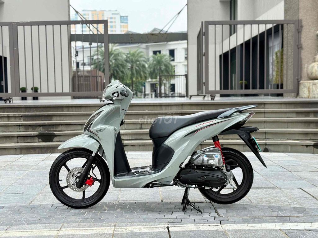 Honda Vision Sport 2024 Xám xi măng cực mới gắt. Mua bán Xe máy tại Quận Ba Đình Hà Nội được đăng bởi Xe Máy Nam Thi hình 4