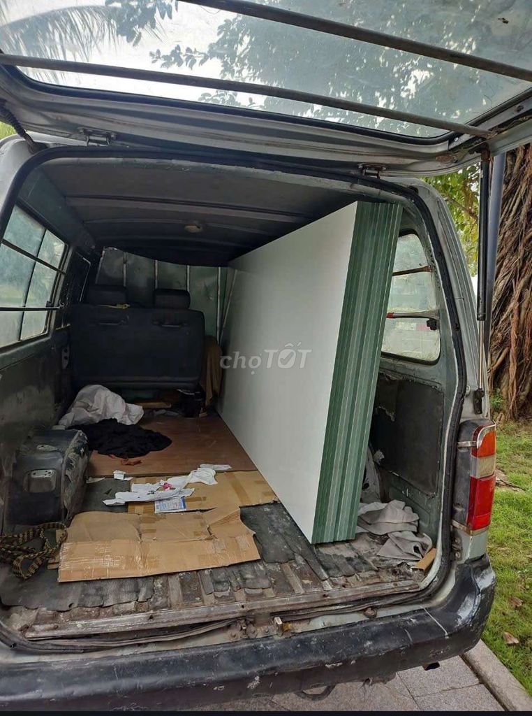 Toyota Hiace 2002 màu Bạc. Mua bán Ô tô tại Quận 12 Tp Hồ Chí Minh được đăng bởi Sylest Trần hình 4