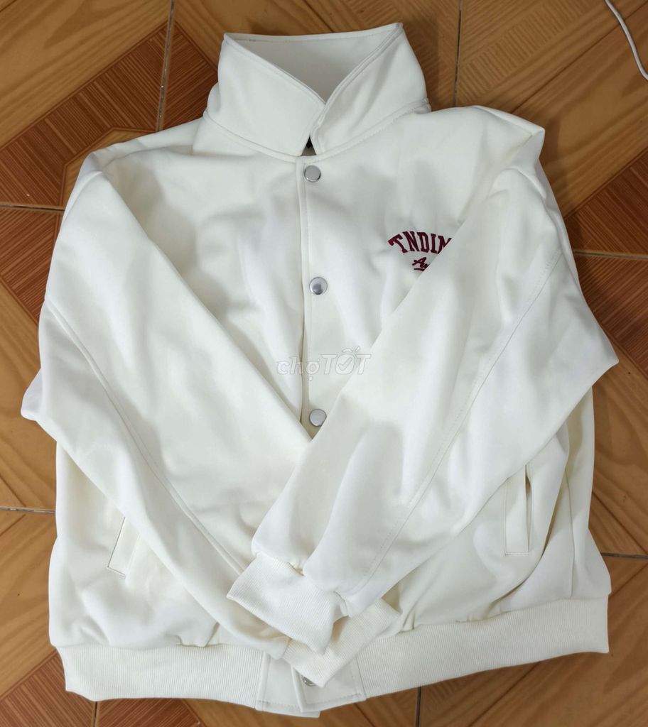 Áo khoác nỉ Julido màu be. Mua bán Quần áo tại Thành phố Nam Định Nam Định được đăng bởi Nguyên  hình 1