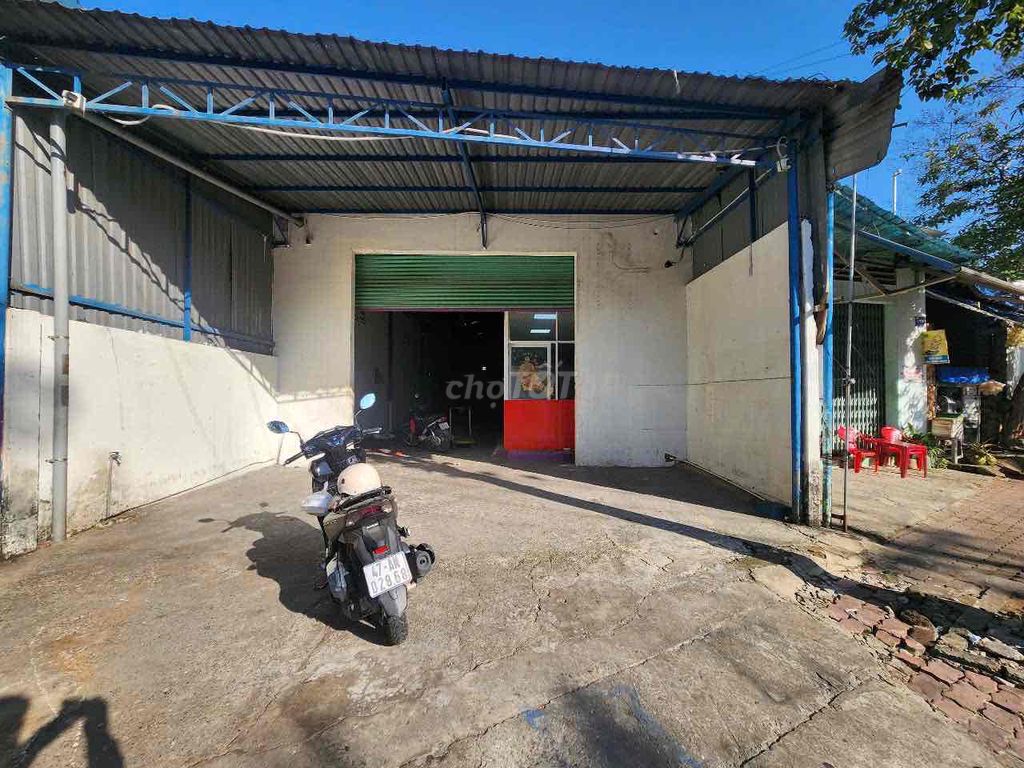 cho thuê kho mặt bằng 250m2 trục đường chính Thủ Dầu Một