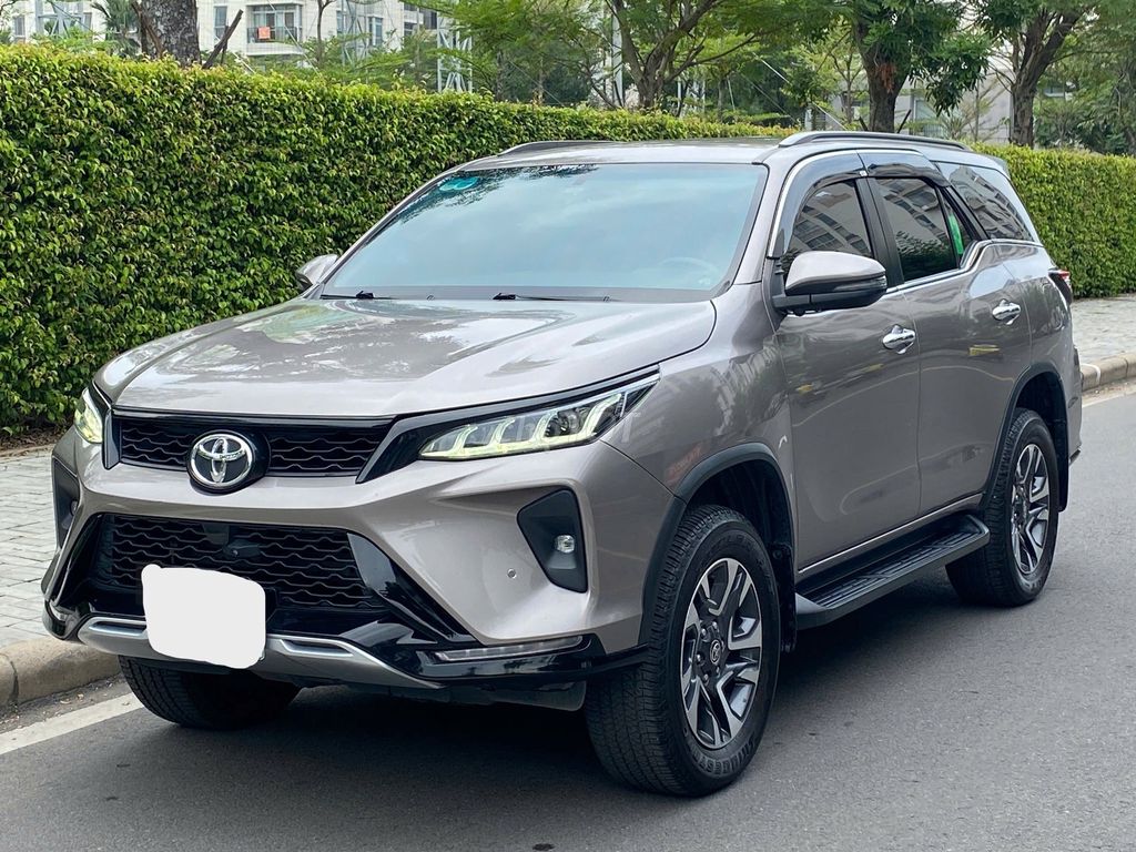 Toyota Fortuner Legender 2022 2.4 4x2 66.000 km. Mua bán Ô tô tại Quận 4 Tp Hồ Chí Minh được đăng bởi HADO hình 2