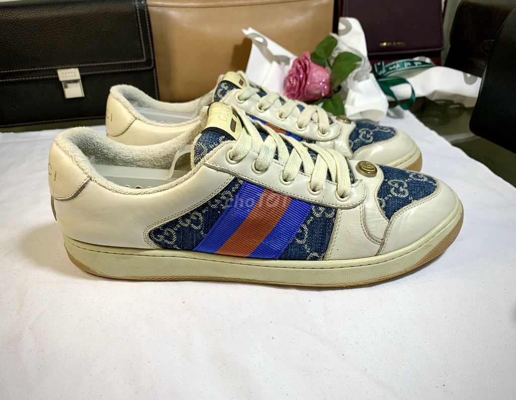 Gucci authentic size 42