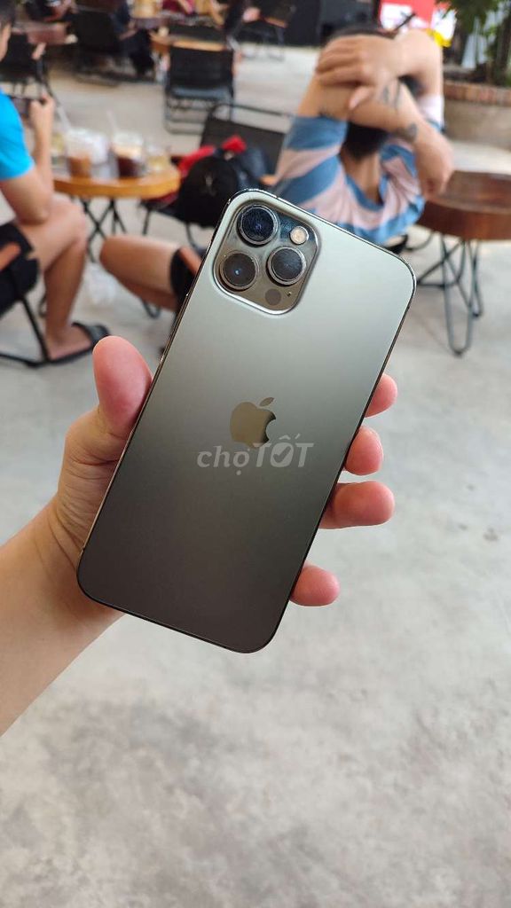 Iphone 12 pro max cần ra đi