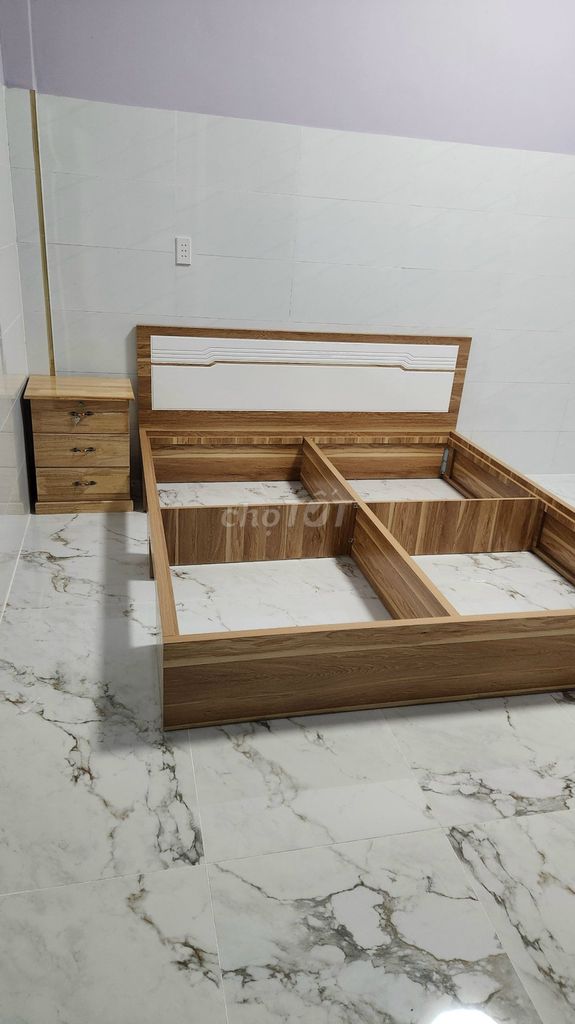 Giường ngủ Gỗ MDF 1m6 x 2m Vàng vân gỗ 2 ngăn kéo. Mua bán Giường, chăn ga gối nệm tại Thành phố Thủ Đức Tp Hồ Chí Minh được đăng bởi Nội Thất Quang Hùng hình 1