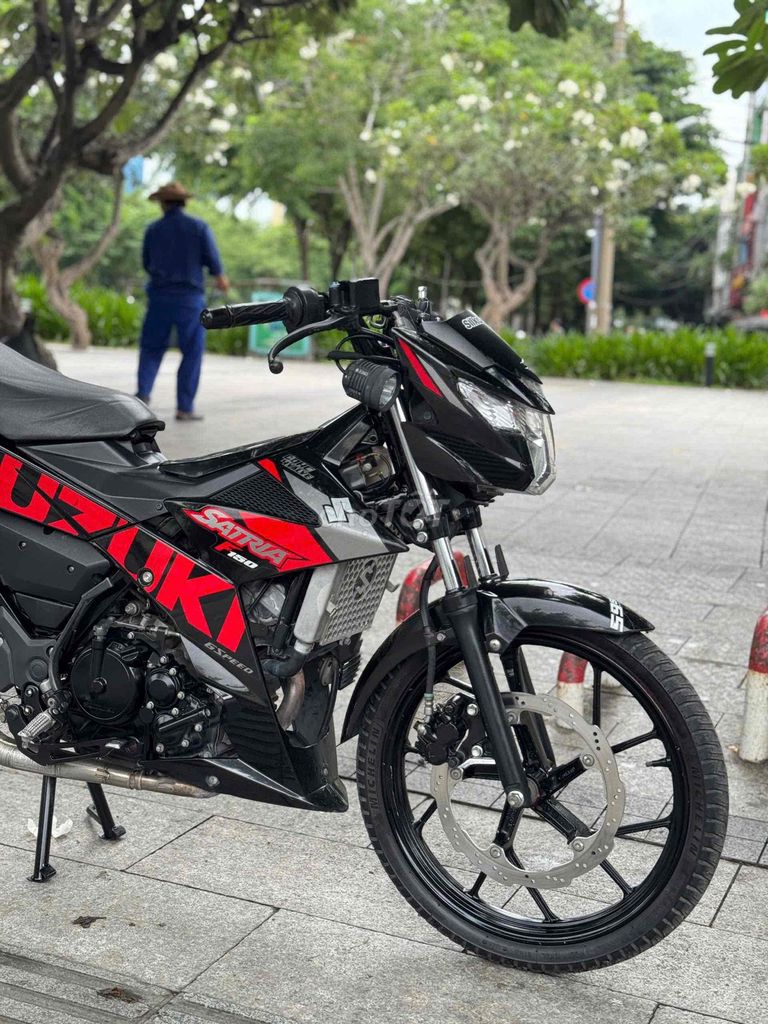 Satria 150 Fi 2021 Красно-Черный 20 000 км госномер собственник