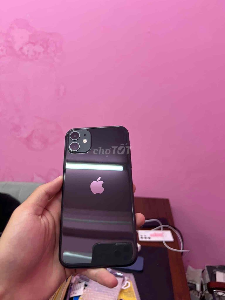 cần bán iphone 11 64G zinfull pin new . mới 99%