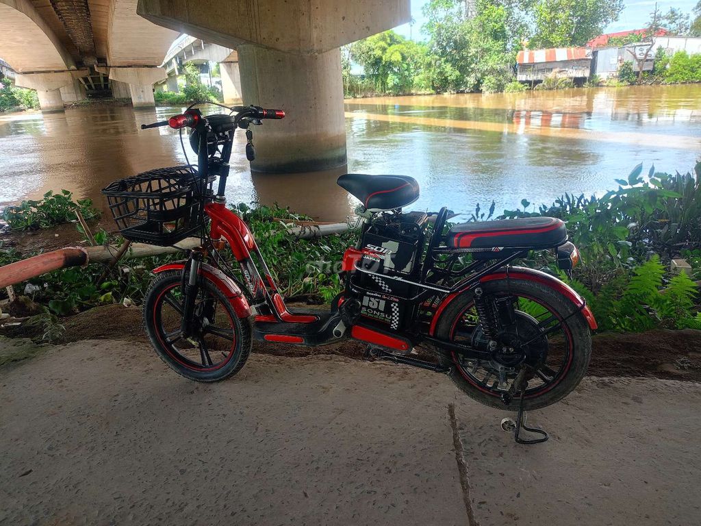 Cần bán xe đạp điện sonsu còn mới, đèn còi đầy đủ,. Mua bán Xe điện tại Thị xã Bình Minh Vĩnh Long được đăng bởi Thanh Lê hình 2