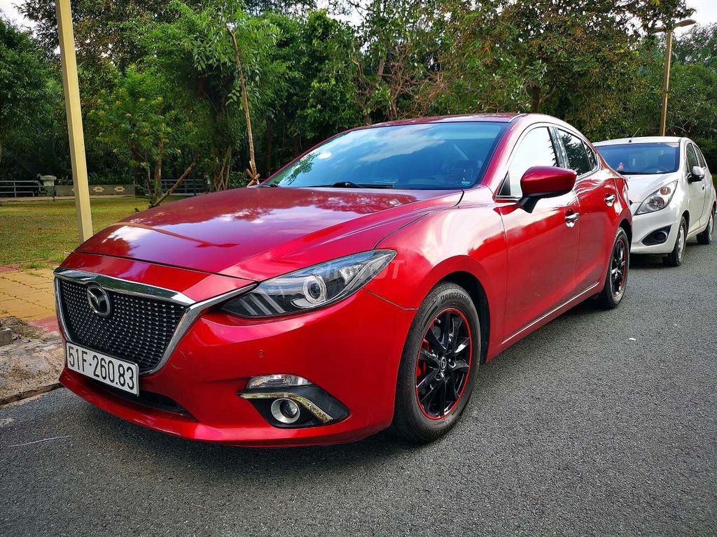 Mazda 3 đỏ pha lê 1.5 AT Sedan - 90000 km