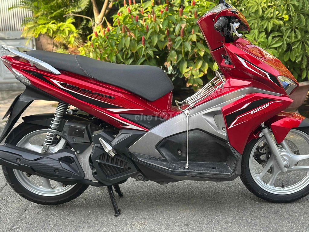 Airblade 125 Fi 2016 Đỏ đen zin nguyên bản giá rẻ. Mua bán Xe máy tại Thành phố Thủ Đức Tp Hồ Chí Minh được đăng bởi Xe Máy Sơn Thủ Đức hình 3