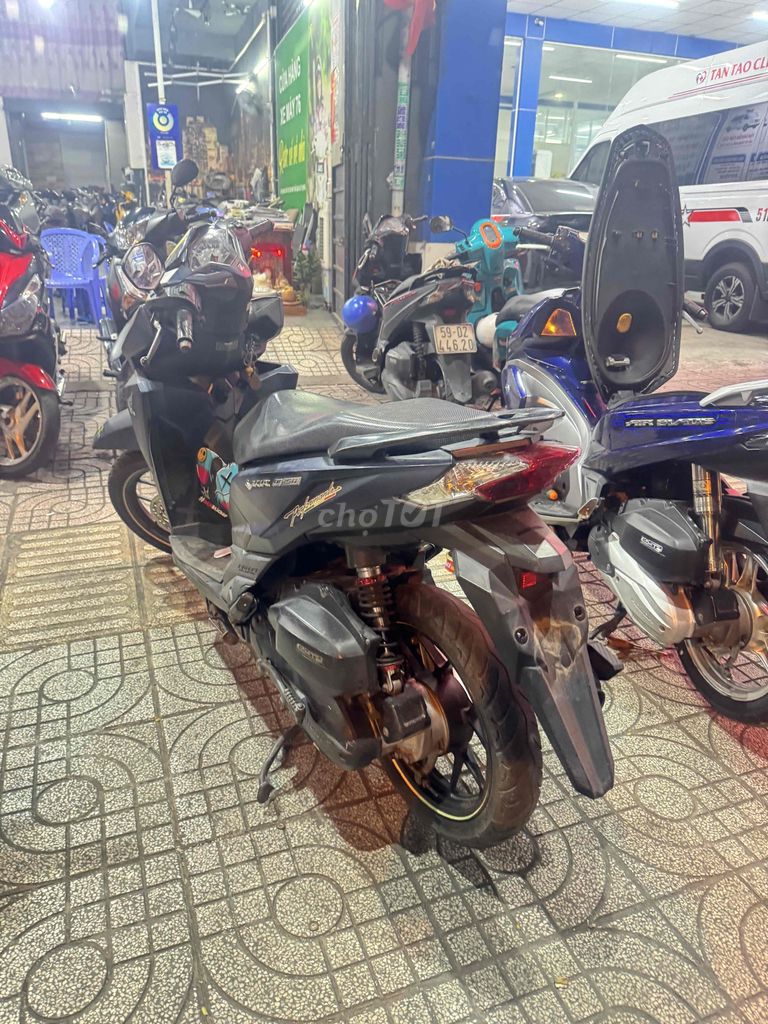 Honda Vario 2017 Xám 30355 km. Mua bán Xe máy tại Quận Bình Tân Tp Hồ Chí Minh được đăng bởi xe máy TÂN TIẾN LỘC 1 hình 6