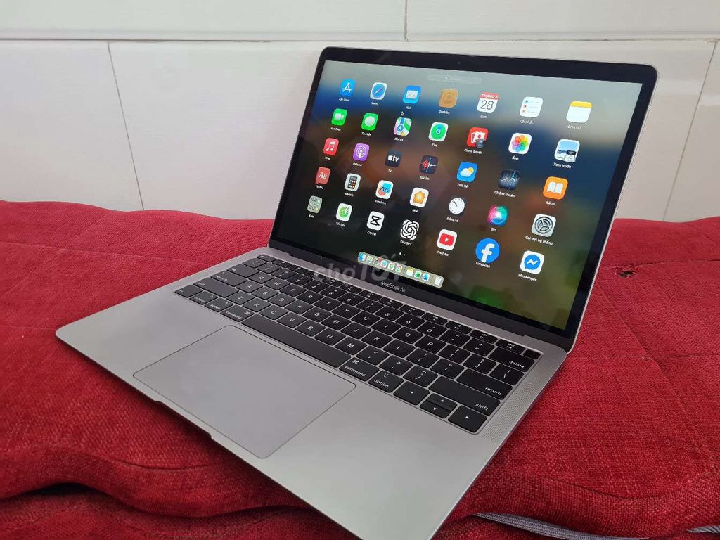 Apple Macbook Air 2018 16GB/128GB Bạc. Mua bán Laptop tại Quận Ngũ Hành Sơn Đà Nẵng được đăng bởi Mois Bkrong hình 1