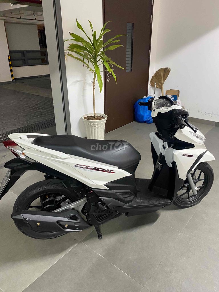 EM KẸT TIỀN CẦN BÁN XE CLICK THÁI 125 NGAY TÊN EM. Mua bán Xe máy tại Quận Tân Phú Tp Hồ Chí Minh được đăng bởi Xèn a lủ hình 5