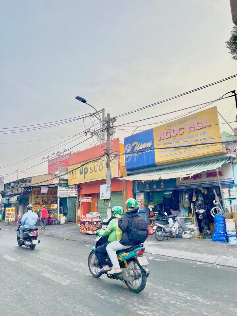 Mặt tiền kinh doanh tuyến sầm uất đường Lâm Văn Bền Q7