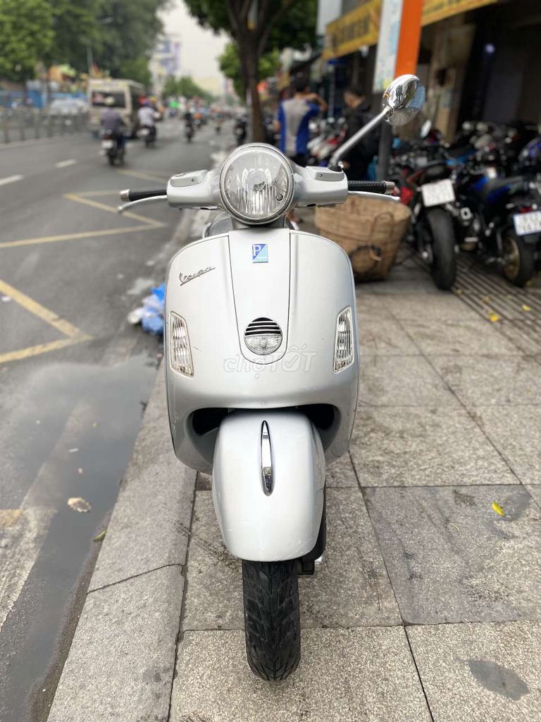 Piaggio vespa gts 125 2008 mới 90% bstp chính chủ