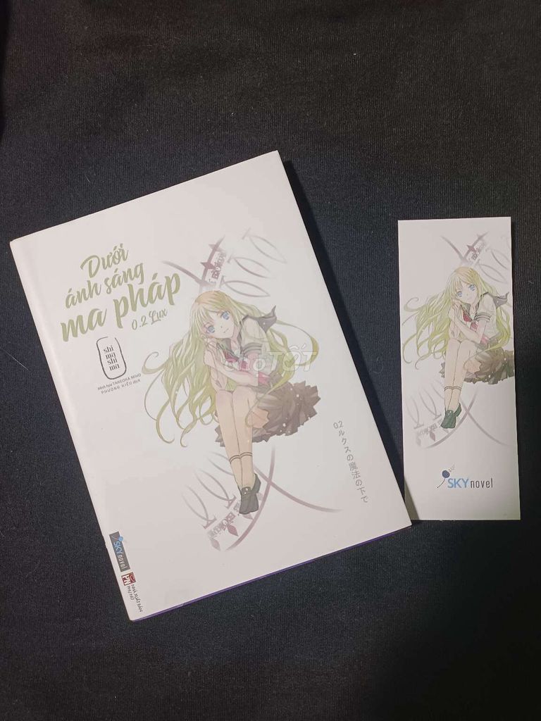 Sách Dưới ánh sáng ma pháp. Mua bán Sách tại Huyện Bình Chánh Tp Hồ Chí Minh được đăng bởi Lu Lu hình 1