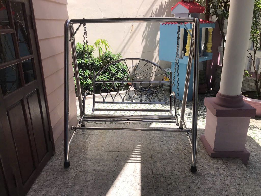 Ghế xích đu Inox Bạc. Mua bán Nội thất, đồ gia dụng khác tại Quận Sơn Trà Đà Nẵng được đăng bởi thế giới đồ cũ đà nẵng hình 1