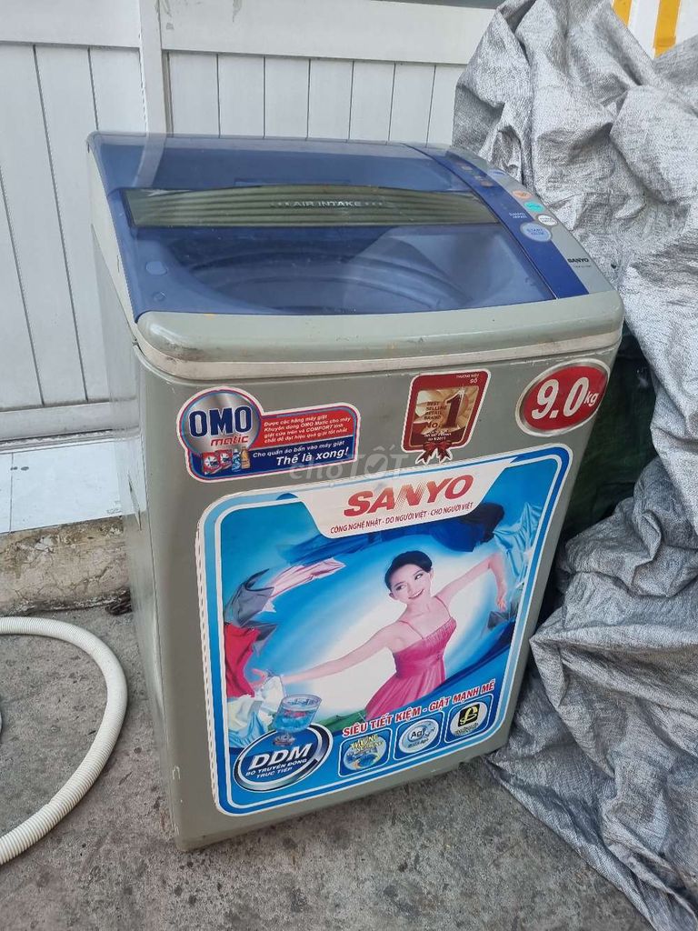 Thanh lý máy giặt Sanyo 9 kg chạy êm ru
