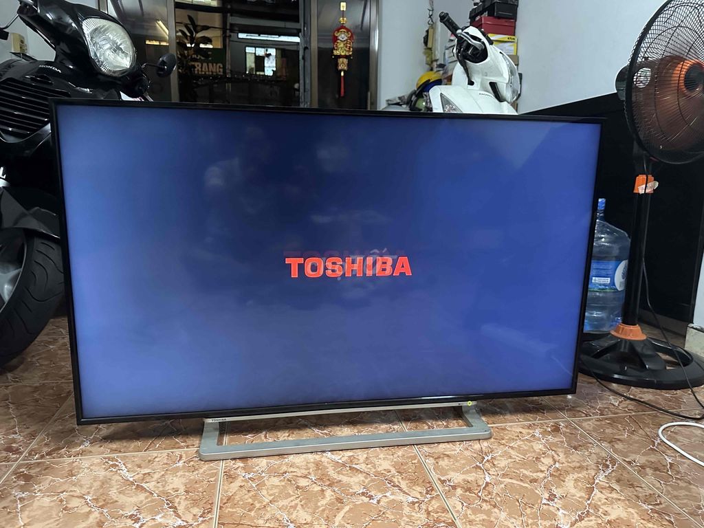 Bán Smart Toshiba 50 inch tặng box FPT T550