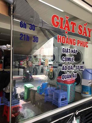 Sang nhượng tiệm giặt sấy - lượng khách từ trung bình cao