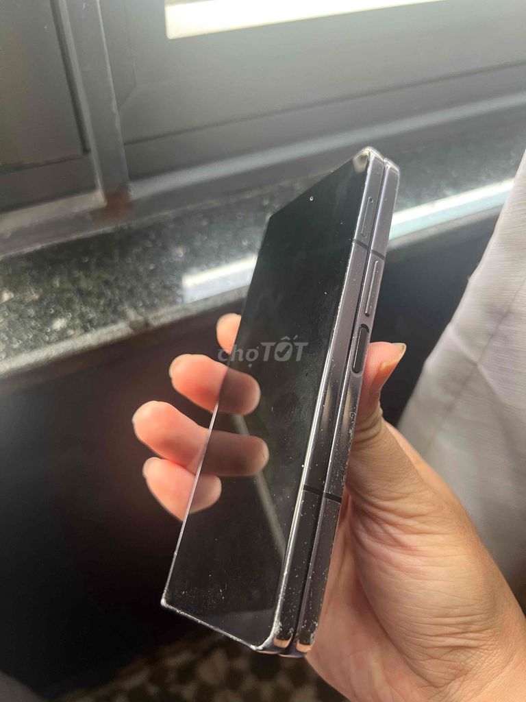 Samsung Galaxy Z Fold 4 lỗi màn. Mua bán Điện thoại tại Quận Sơn Trà Đà Nẵng được đăng bởi Lâm Phước hình 1