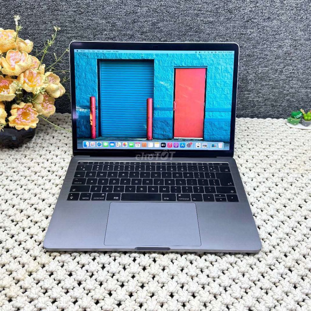 Apple Macbook Pro 2017 i5 13 inch 8GB/128GB. Mua bán Laptop tại Thành phố Huế Thừa Thiên Huế được đăng bởi LÊ NGUYỄN LAPTOP LAPTOPHUE COM VN hình 1