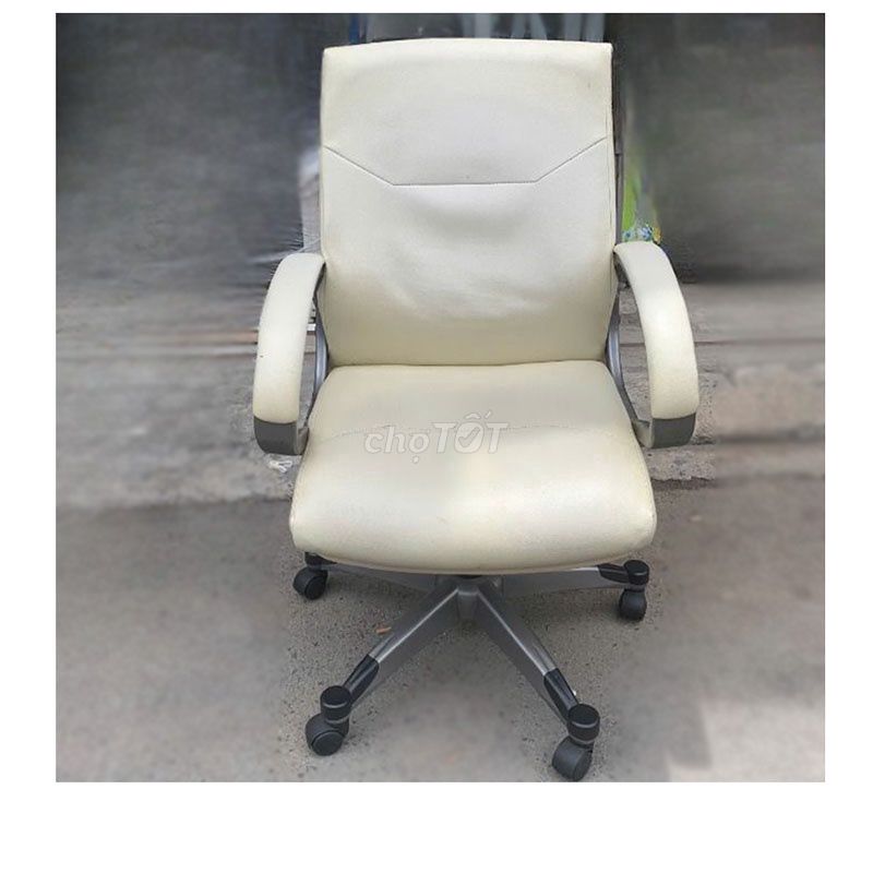 Ghế Văn Phòng Da Trắng Kem Mới 90%. Mua bán Đồ dùng văn phòng tại Huyện Củ Chi Tp Hồ Chí Minh được đăng bởi Hằng Hàng Thanh Lý  hình 1