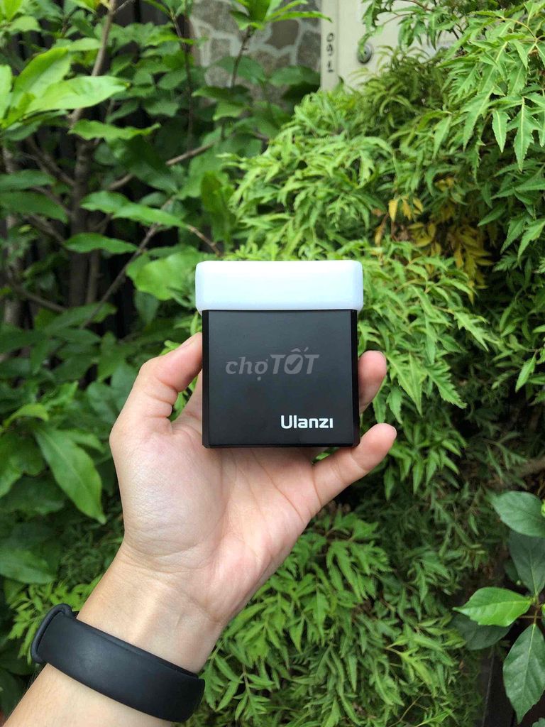 Đèn flash Ulanzi F12 Đen Như mới. Mua bán Máy ảnh, Máy quay tại Quận Phú Nhuận Tp Hồ Chí Minh được đăng bởi Lam Vy  hình 1