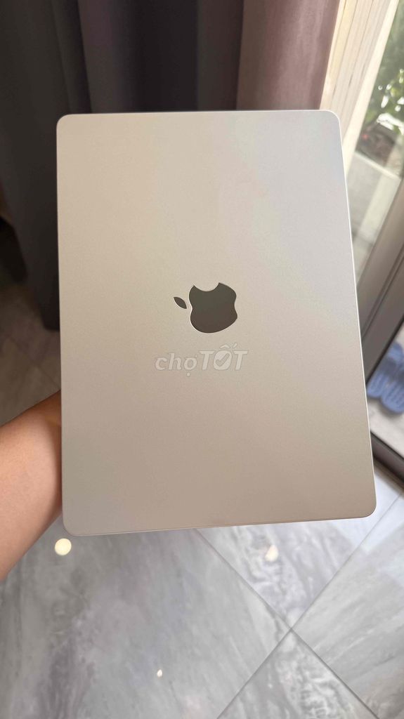 Apple MacBook Air M2 16GB/256GB Bạc. Mua bán Laptop tại Quận 7 Tp Hồ Chí Minh được đăng bởi Nguyễn Gia Hào hình 1