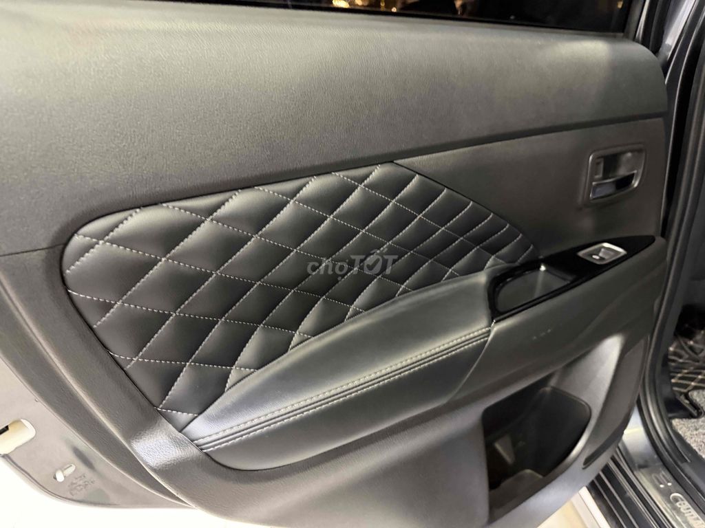 Mitsubishi Outlander 2024 Premium 2.0 CVT - 20000. Mua bán Ô tô tại Quận 12 Tp Hồ Chí Minh được đăng bởi A Quý hình 5