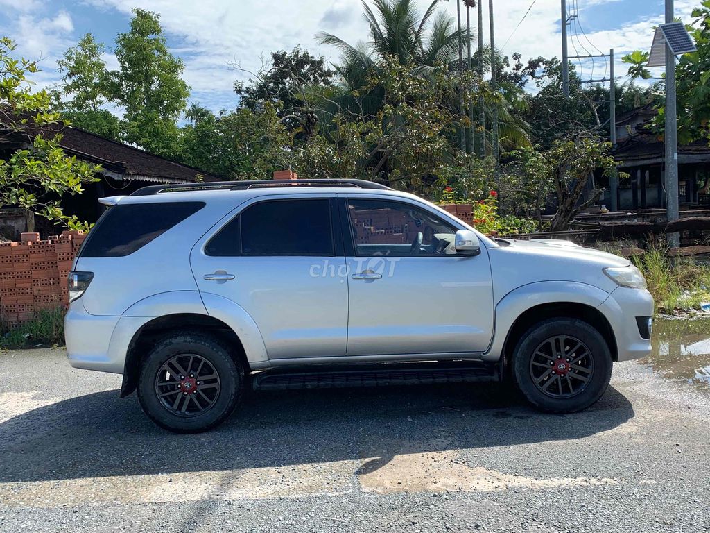 Toyota Fortuner 2016 2.5G - 180000 km. Mua bán Ô tô tại Quận Bình Thuỷ Cần Thơ được đăng bởi Hiếu Nghĩa Cần Thơ hình 5