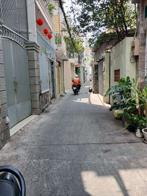   QUẬN 10 – HÒA HƯNG – LÔ GÓC NỞ HẬU – SÁT MẶT TIỀN.