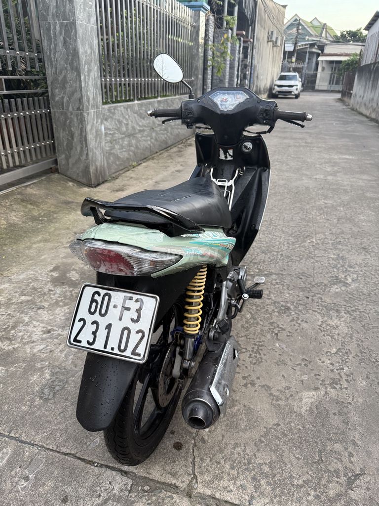 Côn tay Suzuki Axelo 125cc , đẹp êm ngon. Mua bán Xe máy tại Huyện Trảng Bom Đồng Nai được đăng bởi Trần đình trung  hình 2