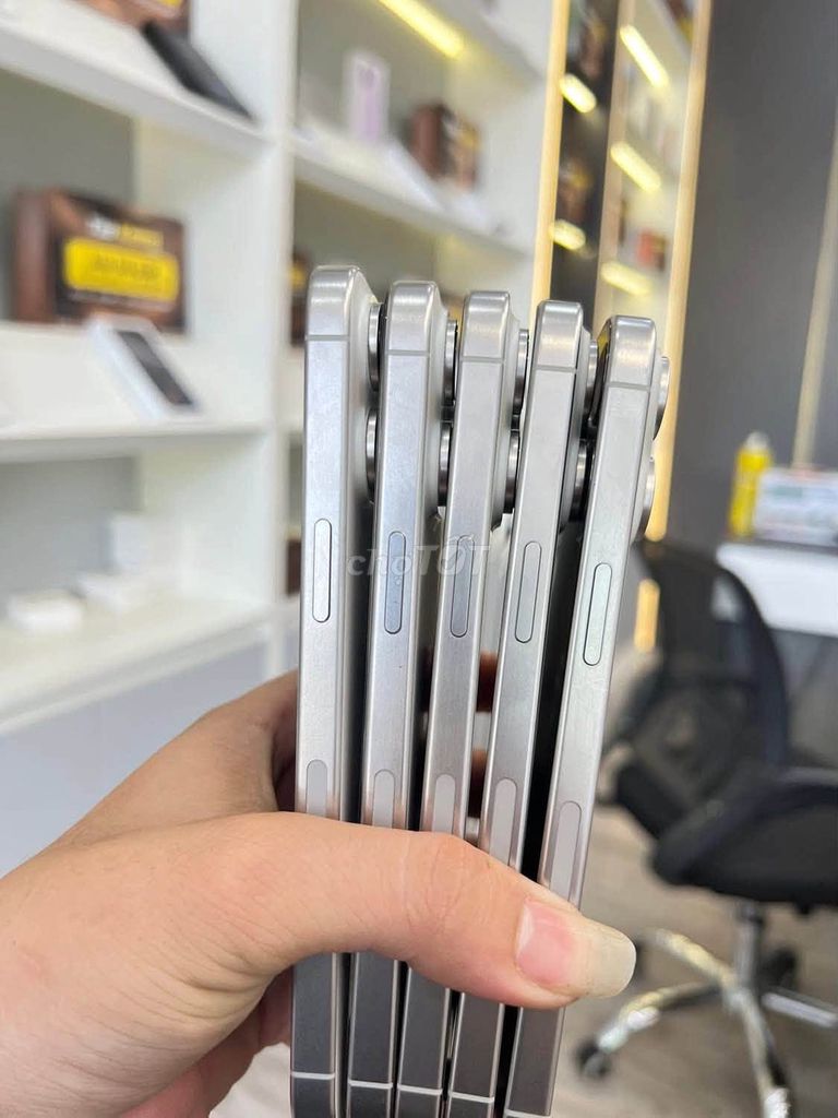 Apple iPhone 15 Pro Max Nhiều màu. Mua bán Điện thoại tại Thành phố Dĩ An Bình Dương được đăng bởi Hội Đồ Điện Tử hình 1