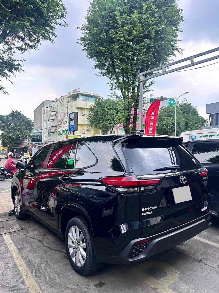 Toyota Innova Cross 2025 - SIÊU LƯỚT 800 km. Mua bán Ô tô tại Quận 11 Tp Hồ Chí Minh được đăng bởi XE ĐÃ QUA SỬ DỤNG TOYOTA LÝ THƯỜNG KIỆT hình 4