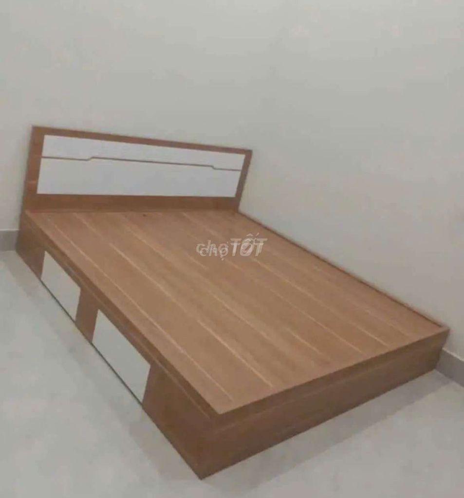 Giường gỗ mdf vàng66