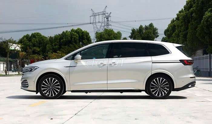 Volkswagen Viloran Luxury - 2025. Mua bán Ô tô tại Thành phố Thuận An Bình Dương được đăng bởi Trần Văn Phi Trọng hình 4