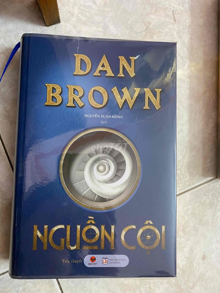 sách Dan Brown bìa cứng đồng giá 100k/ cuốn