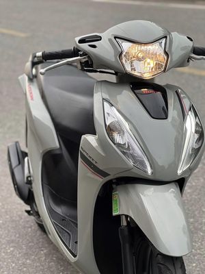 Xe tay ga Vision 110 2022-23 phiên bản Sport Xám. Mua bán Xe máy tại Quận Gò Vấp Tp Hồ Chí Minh được đăng bởi Lê Bảo