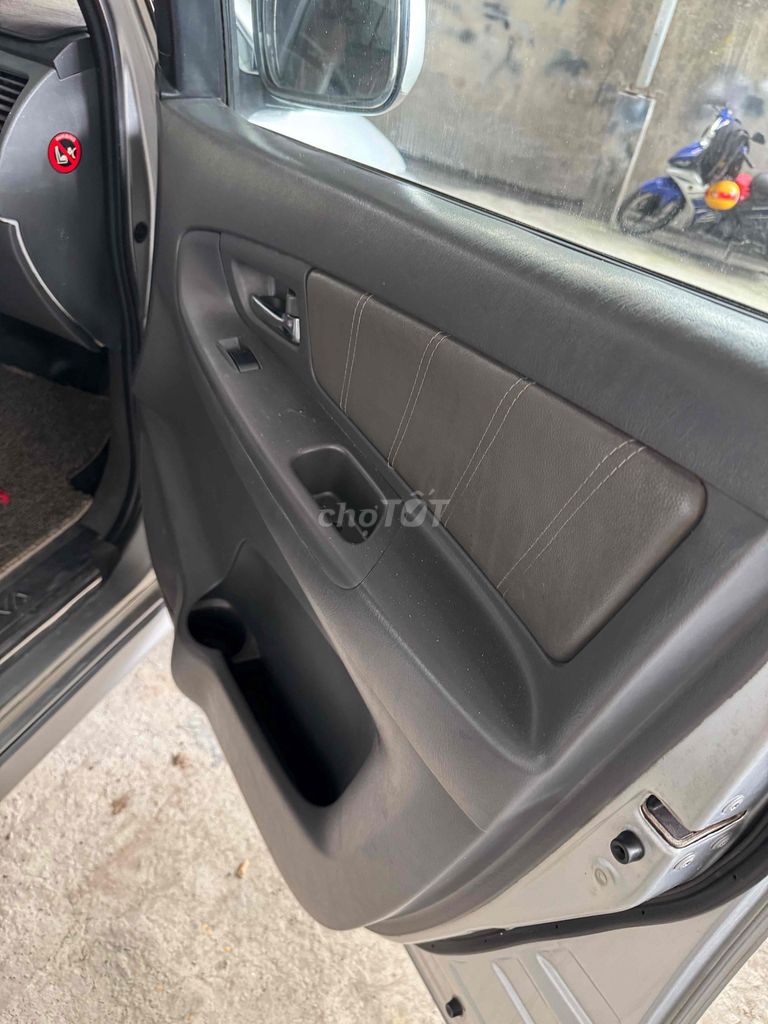 Toyota Innova 2013 Số sàn Bạc. Mua bán Ô tô tại Thành phố Thủ Dầu Một Bình Dương được đăng bởi Hoàng Thiện hình 5