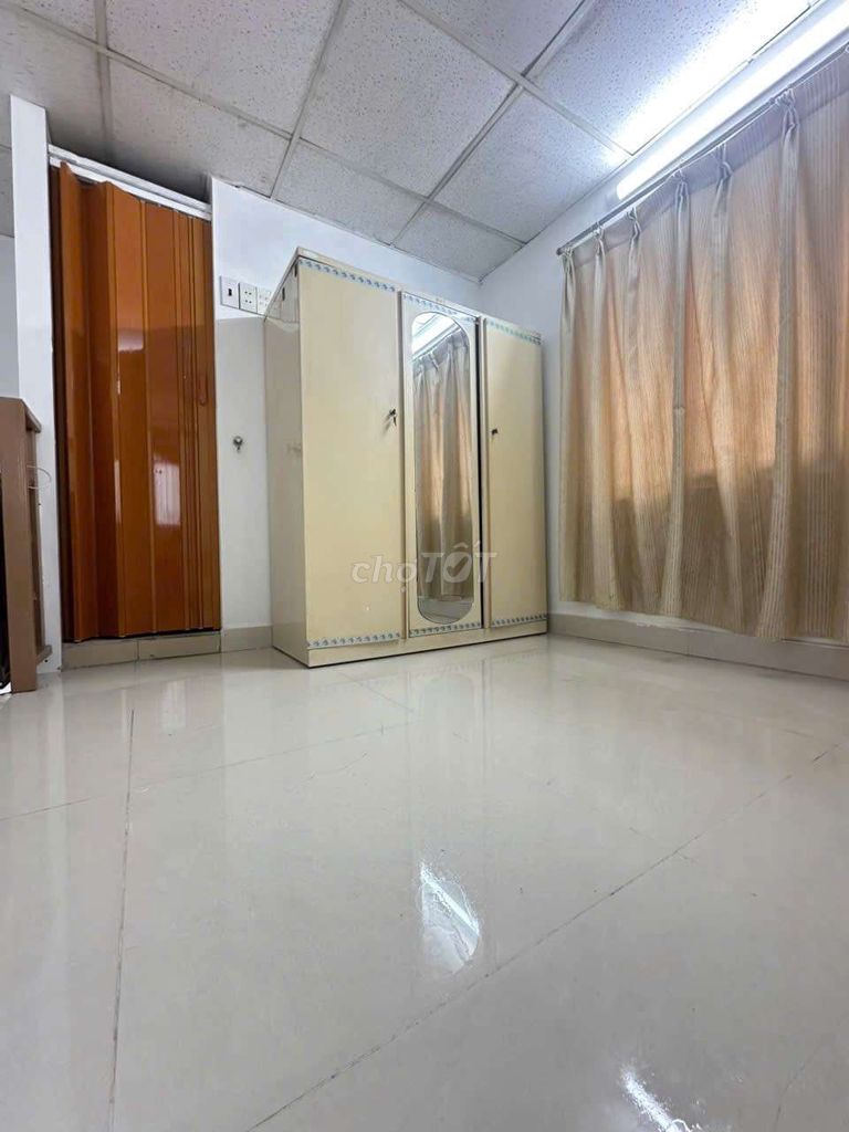 Rent · 3 bd · 60 м² · Quận 3, ул. Đường Cách Mạng Tháng 8