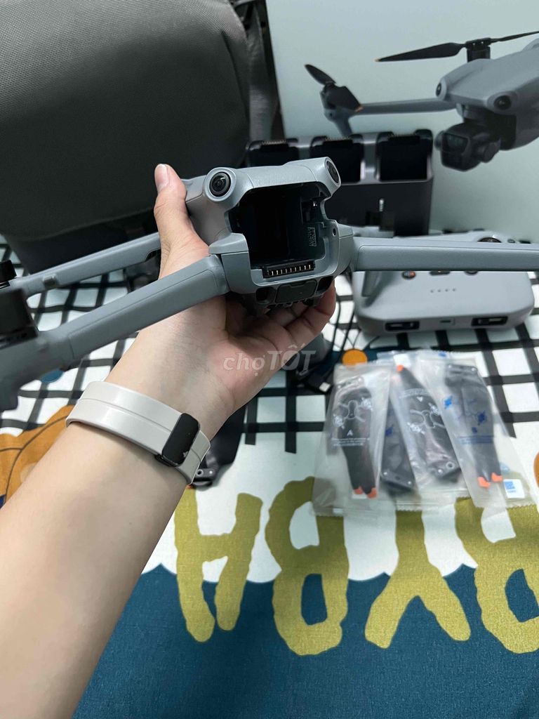 Cần bán Dji Air3 Combo