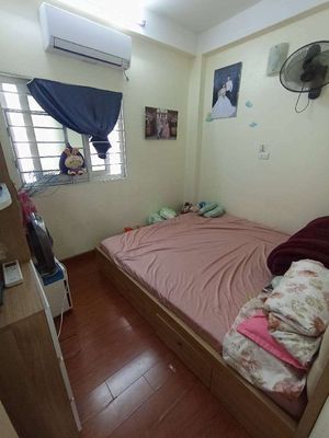 B,,án nhà chỉ hơn tỷ
đông ngạc . Gần chợ kẻ vẽ 

Gồm. 2 ngủ , khách,wc. Mua bán nhà ở tại Quận Bắc Từ Liêm Hà Nội được đăng bởi Nguyễn Lê