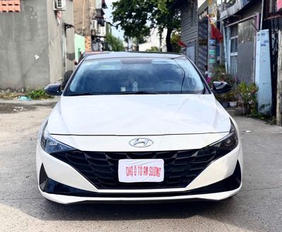 Hyundai Elantra 2022 Trắng form mới 2023